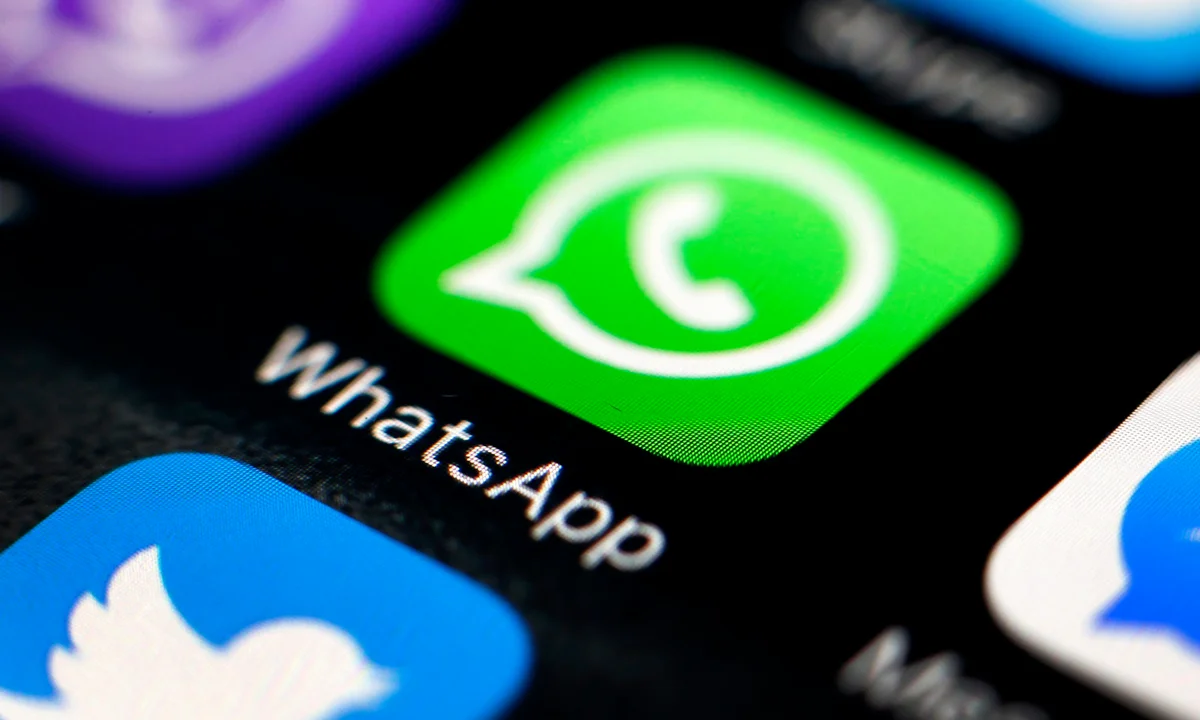 Showing avatars with a single checkmark on WhatsApp